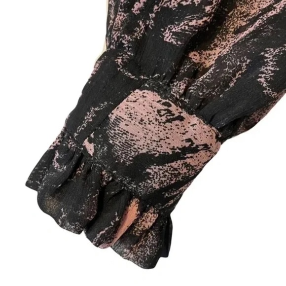 Topshop | Black Pink Abstract Button Front V-Neck Long Sleeve Blouse, Size 4 - Picture 6 of 8